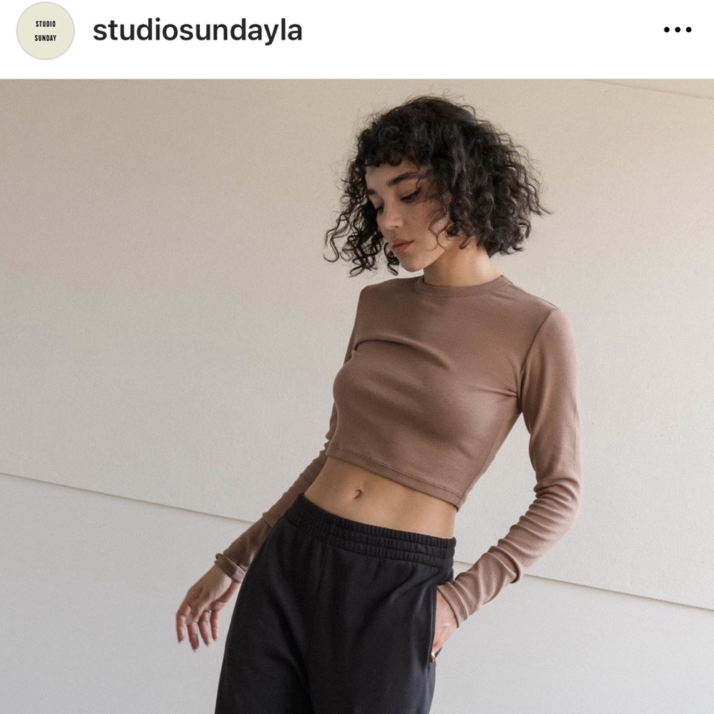 Studio Sunday XS ribbed longsleeve cropped tee